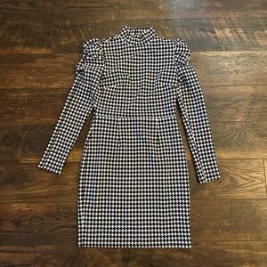 💜 Bar III Black and White Houndstooth Long Sleeve Dress
